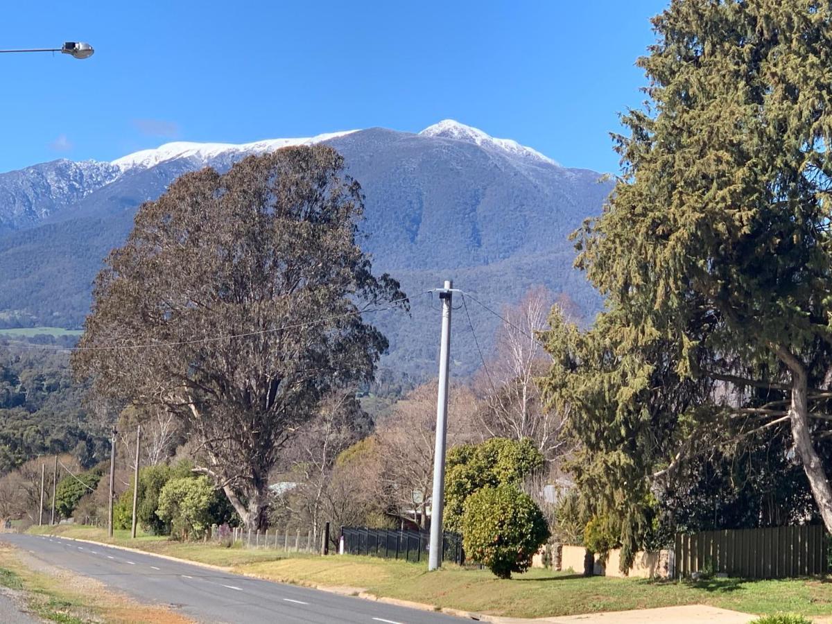Mountain Creek Motel Bar & Restaurant Mount Beauty Εξωτερικό φωτογραφία