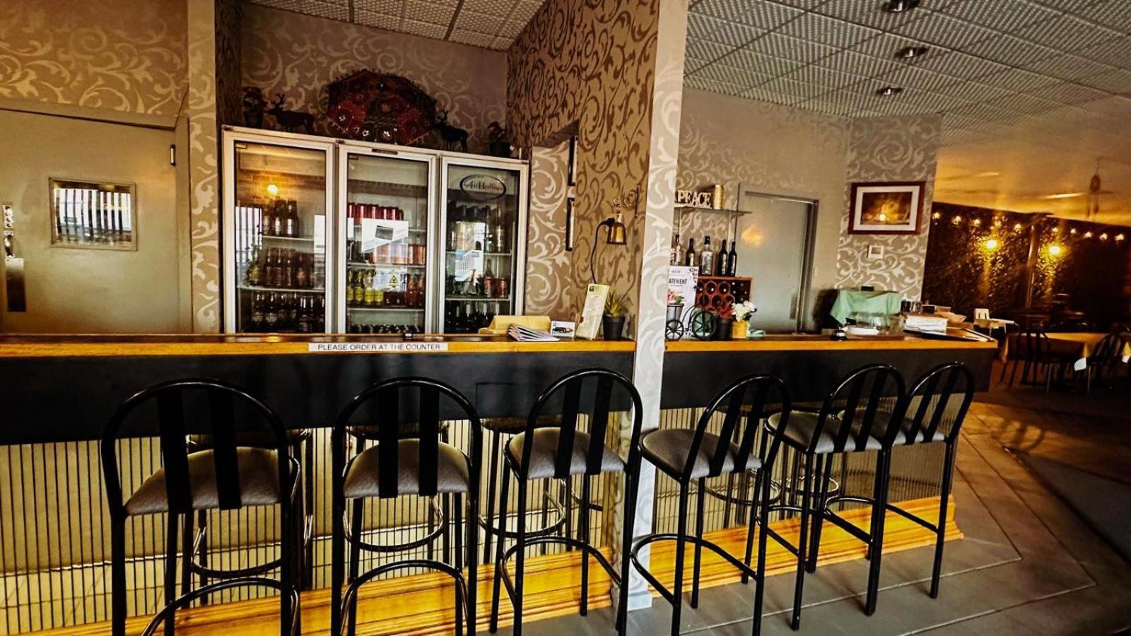 Mountain Creek Motel Bar & Restaurant Mount Beauty Εξωτερικό φωτογραφία
