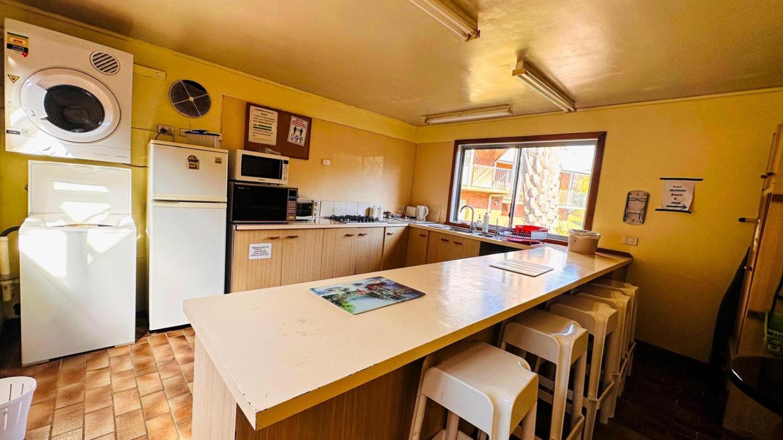 Mountain Creek Motel Bar & Restaurant Mount Beauty Εξωτερικό φωτογραφία