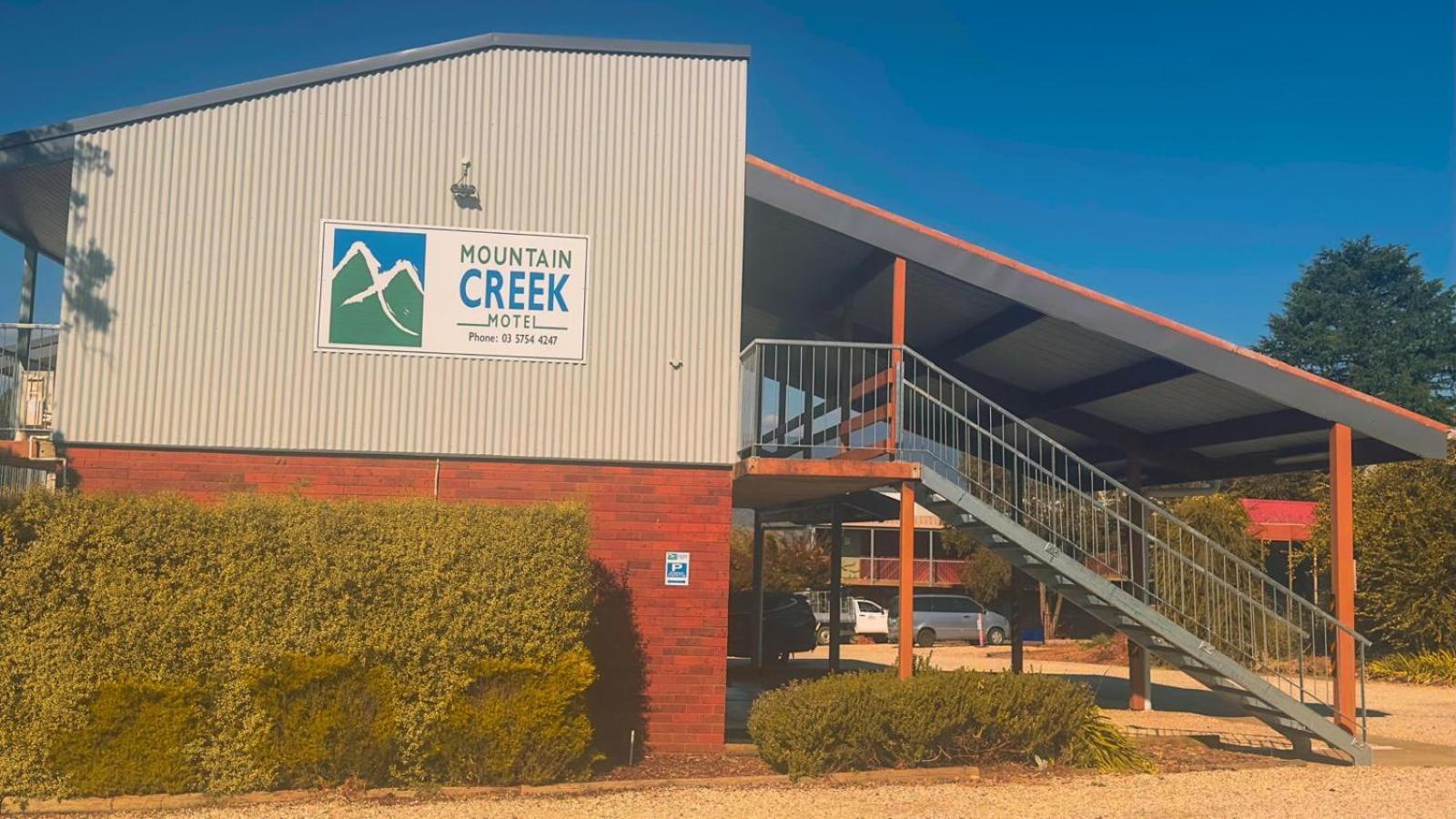 Mountain Creek Motel Bar & Restaurant Mount Beauty Εξωτερικό φωτογραφία