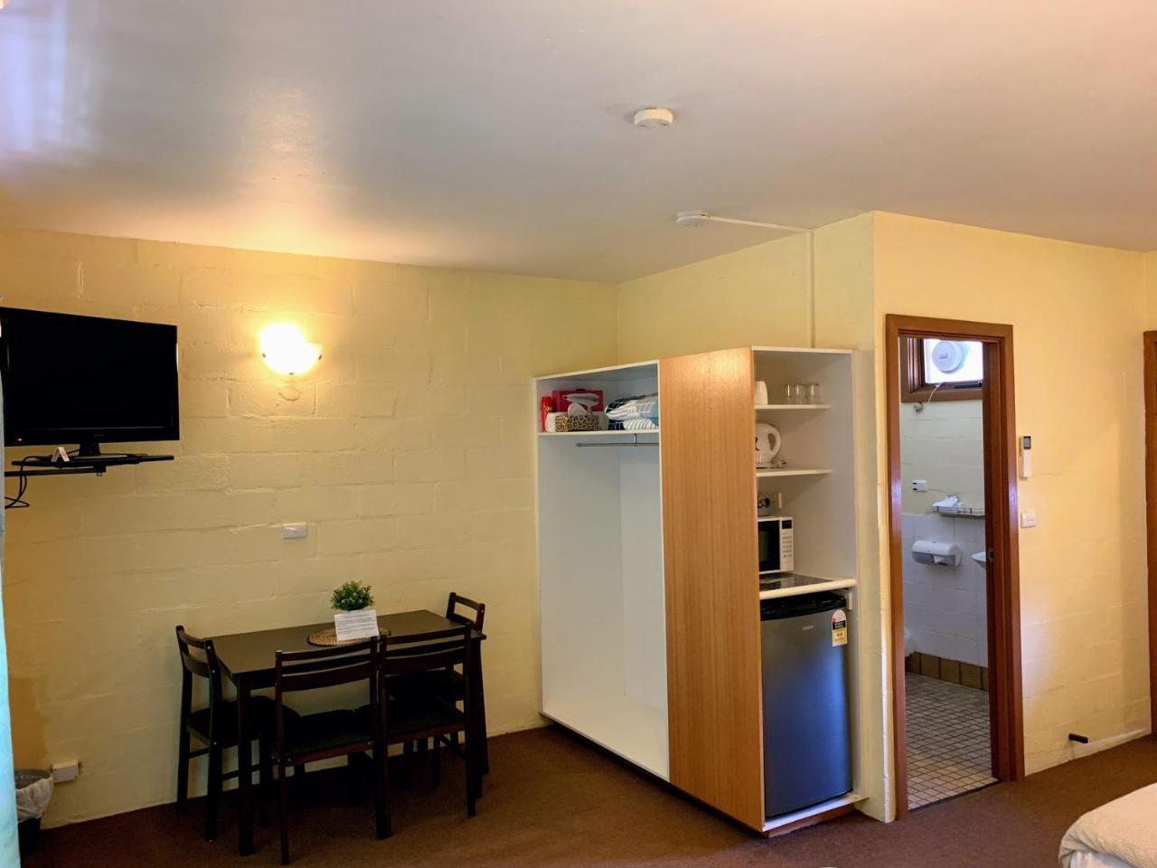 Mountain Creek Motel Bar & Restaurant Mount Beauty Εξωτερικό φωτογραφία